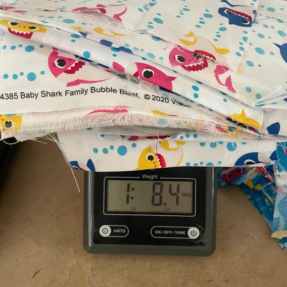Baby Shark Cotton fabric scraps - Picture 2 of 11